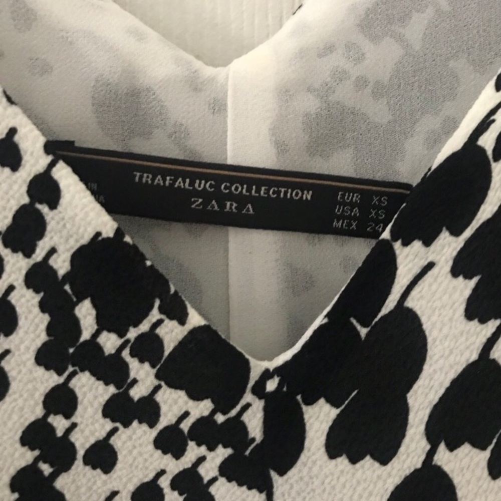 Black and white top - Picture 3 of 3
